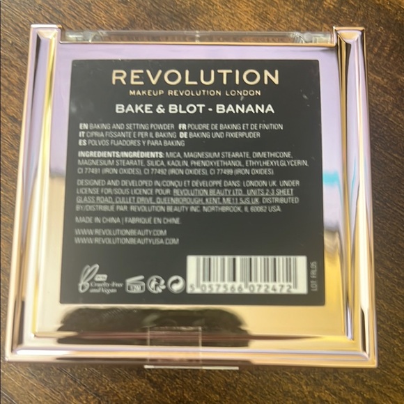 Revolution Cream Setting Powder for a Flawless Finish Banana - Picture 5 of 5